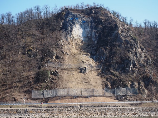 Felshang vor Verkehrsfreigabe