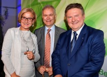 Landeshauptfrau Johanna Mikl-Leitner, Projektleiter Helmut Habersack (BOKU) und Bürgermeister Michael Ludwig